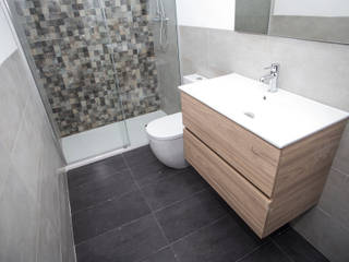 Reforma integral en Castelldefels, Grupo Inventia Grupo Inventia Modern bathroom Tiles