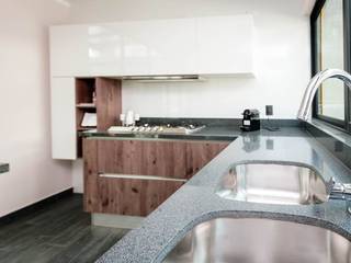 PROYECTO DELLA PORTA, ARTE CUCINE/ PEDINI SAN ANGEL ARTE CUCINE/ PEDINI SAN ANGEL مطبخ