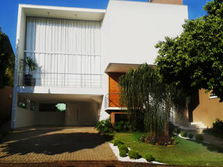 CASA QUADRADO - CONDOMÍNIO ROYAL PARK - LONDRINA-PR., BRAVIM ARQUITETURA BRAVIM ARQUITETURA Modern houses