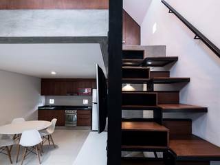 Casa Xomalli, DMP Arquitectura DMP Arquitectura Modern corridor, hallway & stairs