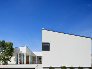 歯科医院, 水谷壮市 水谷壮市 Moderne Häuser Stein Weiß