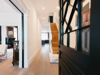 BEDFORD RESIDENCE, FLUID LIVING STUDIO FLUID LIVING STUDIO Moderner Flur, Diele & Treppenhaus