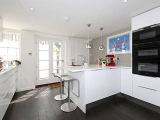 MAISON INDIVIDUELLE_Londres, Islington (130m2), Agence MIND Agence MIND Cocinas de estilo moderno Blanco