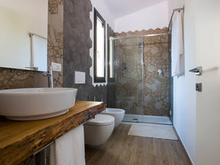 QUINTO TRONCO B&B, BAABdesign BAABdesign Modern style bathrooms