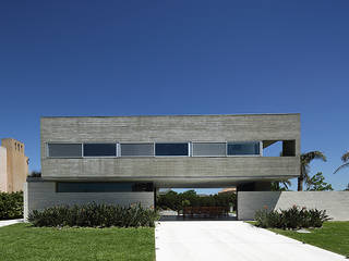 RSP House, Enrique Barberis Arquitecto Enrique Barberis Arquitecto Дома в стиле минимализм Бетон