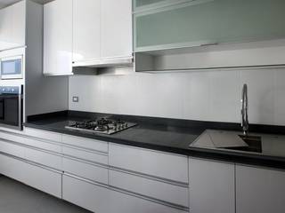 En Blanco y Negro, A3 Interiors A3 Interiors Kitchen Chipboard