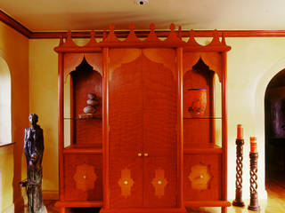 Moroccan Style Hi-fi Cupboard designed and made by Tim Wood, Tim Wood Limited Tim Wood Limited Phòng giải trí phong cách chiết trung Gỗ