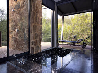 AKABEKO LODGE, Studious Architects Studious Architects カントリースタイルの お風呂・バスルーム