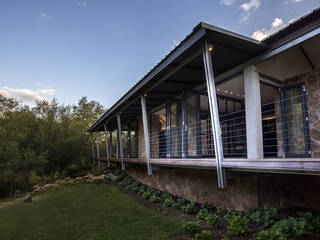 AKABEKO LODGE, Studious Architects Studious Architects Landelijke huizen