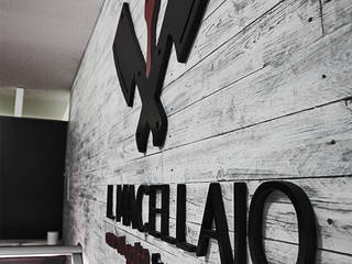 Il Macellaio, L. Samuele Rubagotti Architetto L. Samuele Rubagotti Architetto Commercial spaces Solid Wood Multicolored