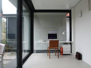 Verbouw en aanbouw jaren dertig woning Bilthoven, Architectenbureau Jules Zwijsen Architectenbureau Jules Zwijsen Moderne studeerkamer