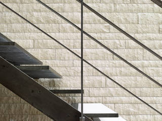 Haus am Attersee, Backraum Architektur Backraum Architektur Modern Corridor, Hallway and Staircase Metal Brown
