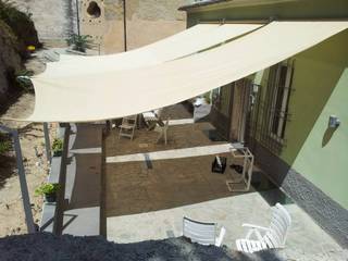 casa unifamiliare, monica giovannelli architetto monica giovannelli architetto Mediterraner Balkon, Veranda & Terrasse