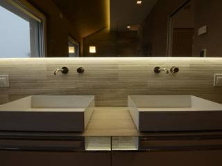 mobile da bagno su misura con 2 lavabi Frigerio Paolo & C. BagnoContenitori Bianco due lavabi,arredo bagno,illuminazione bagno,specchio bagno,bagno su misura
