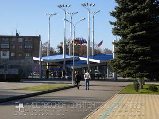 Проходная СКГМИ во Владикавказе, Мастерская архитектора Аликова Мастерская архитектора Аликова Espacios comerciales