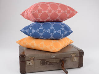 The Heritage Pillow Cover Collection, Alexia Lundgreen Design Alexia Lundgreen Design Livings modernos: Ideas, imágenes y decoración Textil Ámbar/Dorado