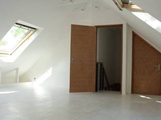 Loft room , staircase and Velux roof windows, Loftspace Loftspace Chambre moderne