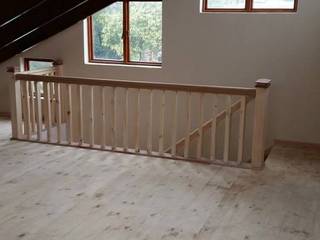 Mezzanine floor, staircase and balustrade, Loftspace Loftspace Casas de banho clássicas