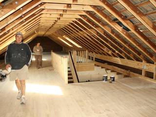 Loft room , staircase and Velux roof windows, Loftspace Loftspace クラシックデザインの リビング