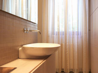 ristrutturazione e restyling di un bagno, Flavia Benigni Architetto Flavia Benigni Architetto 모던스타일 욕실