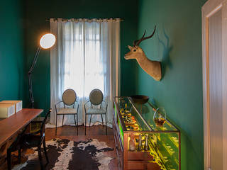 The Black House, Etienne Hanekom Interiors Etienne Hanekom Interiors Eclectic style study/office