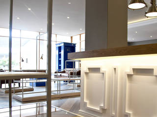 For the Golfer, Etienne Hanekom Interiors Etienne Hanekom Interiors Commercial spaces White