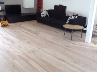 Tavolato e scala in olmo europeo, Magicolegno Magicolegno Living room Wood Wood effect