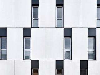 Arquitectura sanitaria, E.PARADINAS·ARQUITECTO E.PARADINAS·ARQUITECTO 現代房屋設計點子、靈感 & 圖片 強化水泥