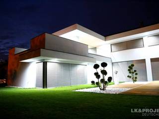 Diese schicke Villa ist schon fertig. Wem gefällt unser Projekt LK&900., LK&Projekt GmbH LK&Projekt GmbH 모던스타일 주택