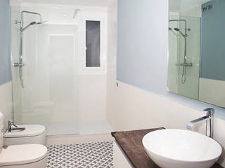 Nueva reforma integral de vivienda en Avinguda Diagonal de Barcelona, Grupo Inventia Grupo Inventia Modern bathroom Tiles