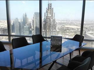 Burj Khalifa Decoration - 3B Flat, jorge rangel interiors jorge rangel interiors モダンデザインの ダイニング ガラス