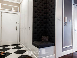 147m2 of French elegance., TiM Grey Interior Design TiM Grey Interior Design 經典風格的走廊，走廊和樓梯