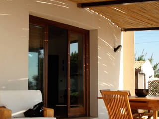 Villa aan zee, MEF Architect MEF Architect Śródziemnomorski balkon, taras i weranda Bambus Zielony