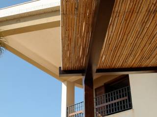 Villa aan zee, MEF Architect MEF Architect Mediterraner Balkon, Veranda & Terrasse Bambus Beige