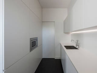 Remodelação de Apartamento nas Antas, ABPROJECTOS ABPROJECTOS クラシックデザインの キッチン