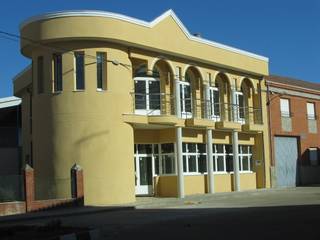 EDIFICIO PUBLICO 1, ESTUDIO DE ARQUITECTURA FEDERICO GALVAN ESTUDIO DE ARQUITECTURA FEDERICO GALVAN 상업공간