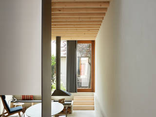 Wenslauer House, 31/44 Architects 31/44 Architects Modern living room