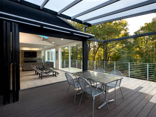 Cache House, KUBE architecture KUBE architecture Moderner Balkon, Veranda & Terrasse