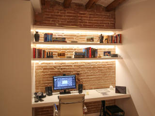 Reforma integral de vivienda en Barcelona capital Reformas Vicort Oficinas y bibliotecas de estilo clásico Madera Blanco