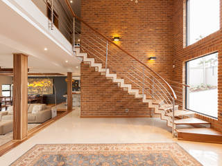 House Naidoo, Redesign Interiors Redesign Interiors Modern Corridor, Hallway and Staircase