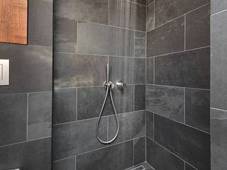 Kleines Bad ganz groß, CONSCIOUS DESIGN - Interiors by Nicoletta Zarattini CONSCIOUS DESIGN - Interiors by Nicoletta Zarattini Minimalist style bathroom Slate Grey