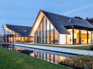 Glazen woonpalais in Berlicum, Maas Architecten Maas Architecten 現代房屋設計點子、靈感 & 圖片