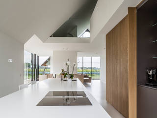Glazen woonpalais in Berlicum, Maas Architecten Maas Architecten Cocinas modernas