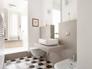 Appartamento residenziale nel quartiere Nomentano., studioQ studioQ Modern bathroom