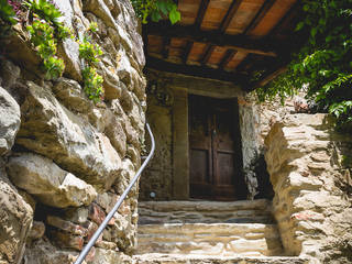 La casa monastero, Architetto De Grandi Architetto De Grandi Casas de estilo rural