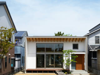 豊橋市 鳥畷の家, スタジオグラッペリ １級建築士事務所 ／ studio grappelli architecture office スタジオグラッペリ １級建築士事務所 ／ studio grappelli architecture office Moderne Häuser
