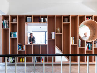 SV, van staeyen interieur architecten van staeyen interieur architecten モダンデザインの 多目的室