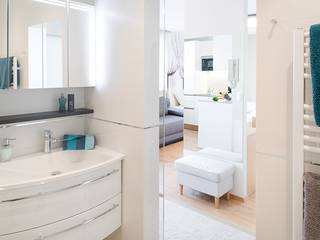 Kleine Wohnung mit viel Liebe zum Detail - Referenzprojekt, wohnly wohnly Phòng tắm phong cách hiện đại Gạch ốp lát