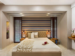 Apartment in the Western Suburban of Mumbai, The design house The design house Modern style bedroom Wood Amber/Gold