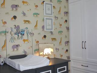 Brown Nursery, Taryn Flanagan Interiors Taryn Flanagan Interiors Nursery/kid’s room